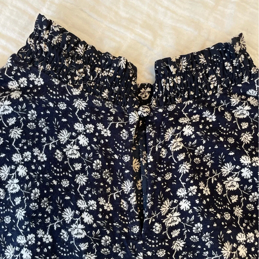 LOFT Vine Lace Trim Mock Neck Smocked Ditsy Floral Top Size L